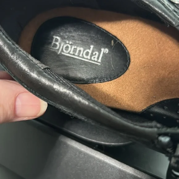 Women’s Black Leather Shoes by Bjorndal size 8.5 - Picture 4 of 4